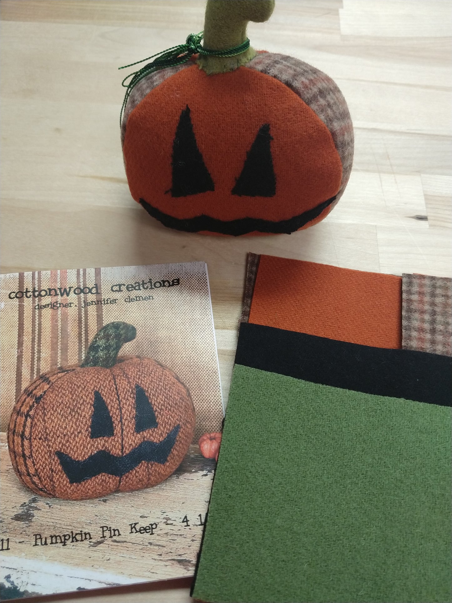 Pumpkin Pin Keeper Pattern and Wool Kit