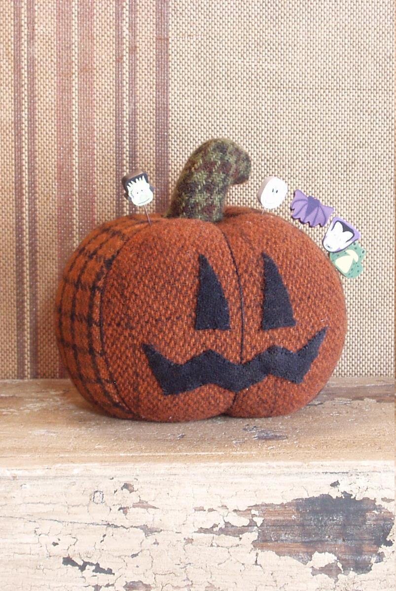 Pumpkin Pin Keeper Pattern by Cottonwood Creations