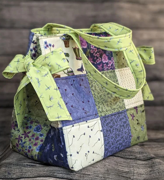 Cut Loose Press - Box Bottom and Bows Tote Pattern